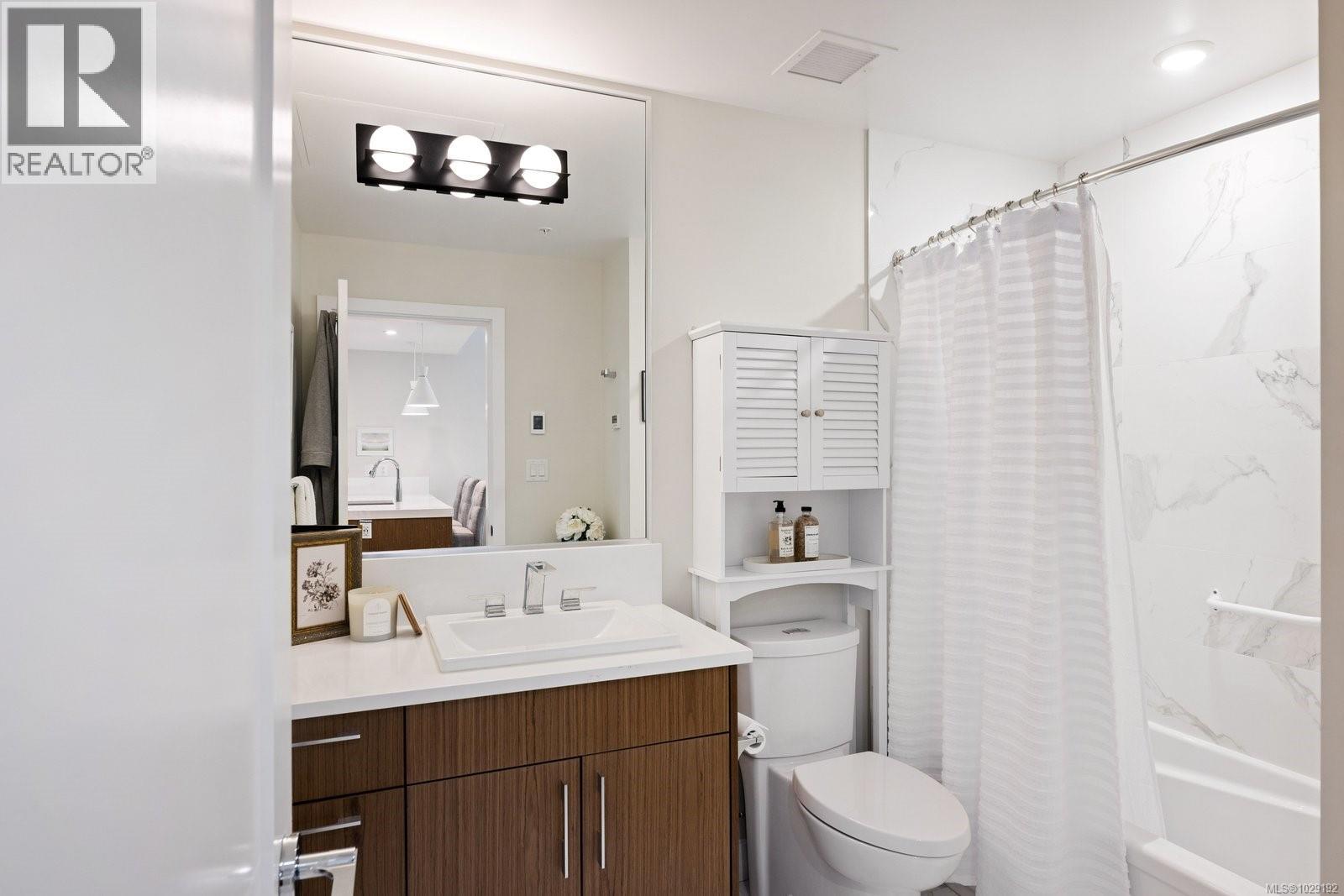 406 9861 Third Street, Sidney