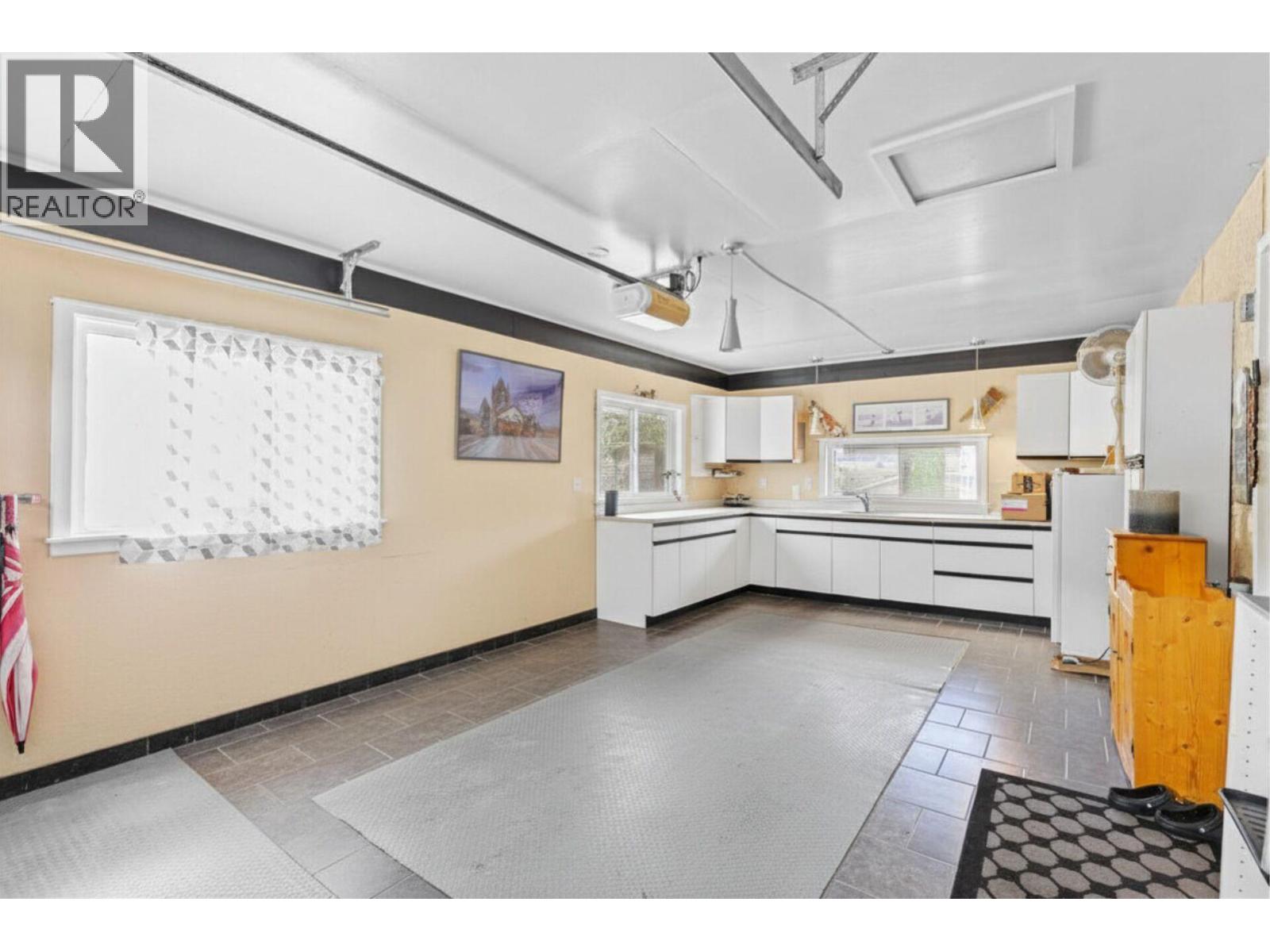 10678 Cheryl Road, Lake Country