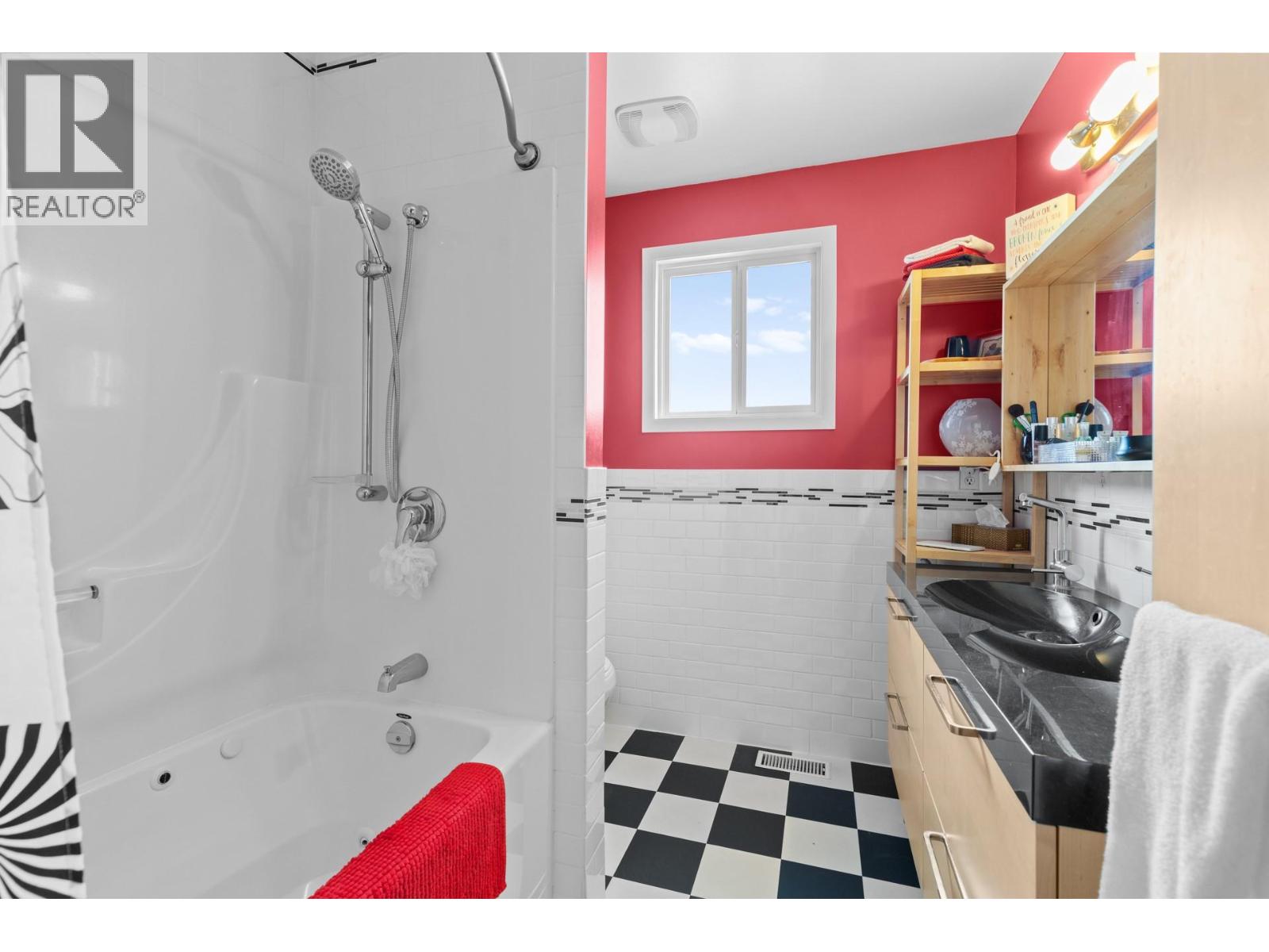 10678 Cheryl Road, Lake Country