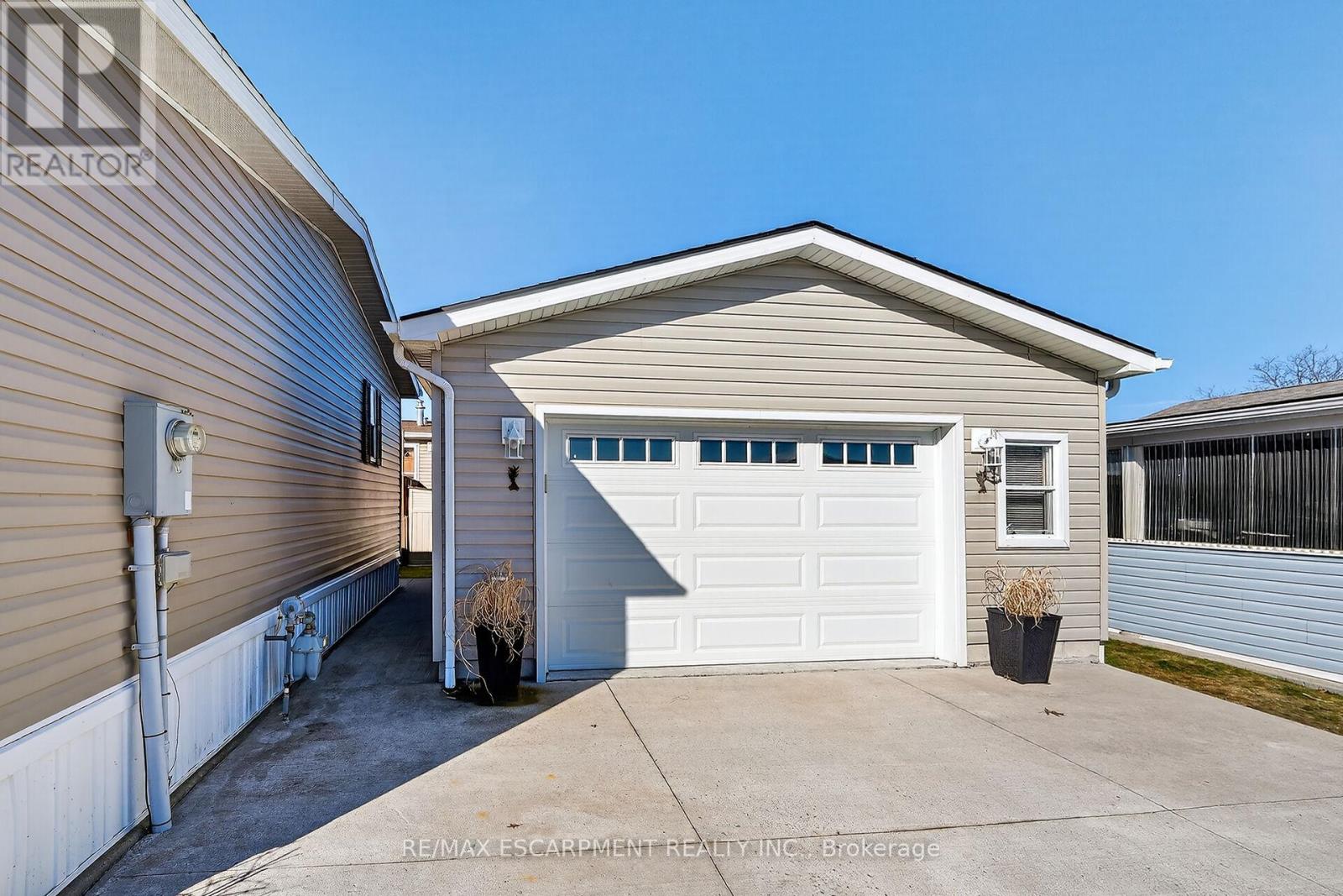 #211 3033 TOWNLINE ROAD - 33