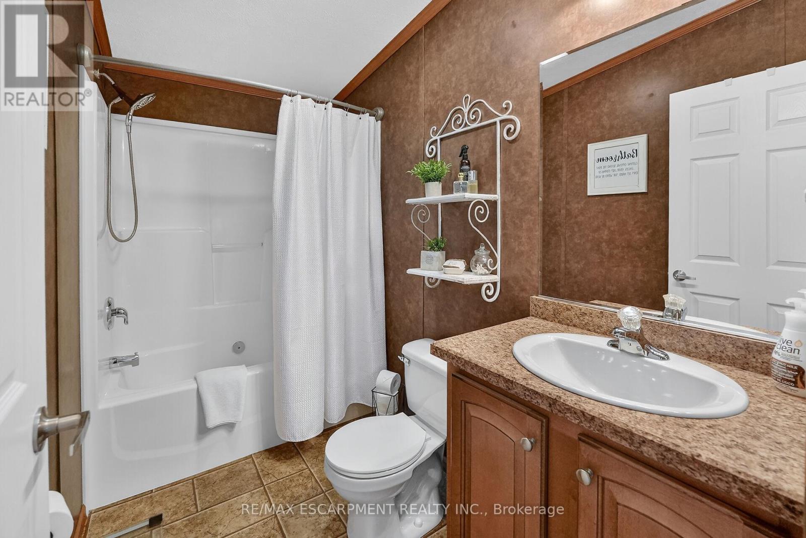 #211 3033 TOWNLINE ROAD - 31