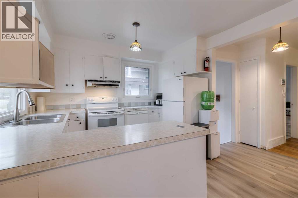 Single Family House Bungalow for Sale in   Avenue S Victoria Park Lethbridge 