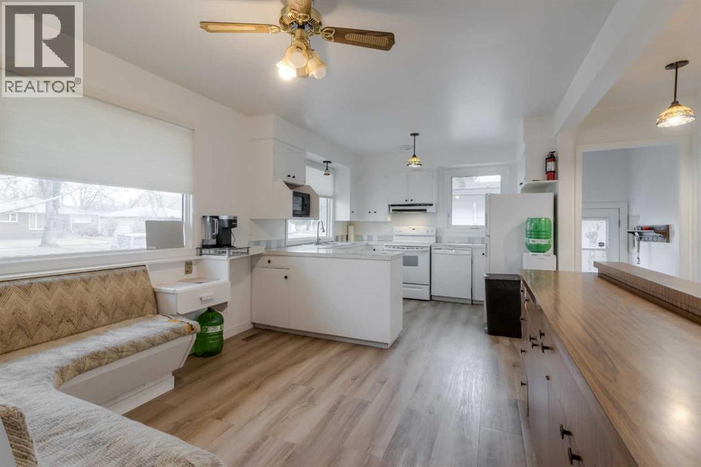 Single Family House Bungalow for Sale in   Avenue S Victoria Park Lethbridge 