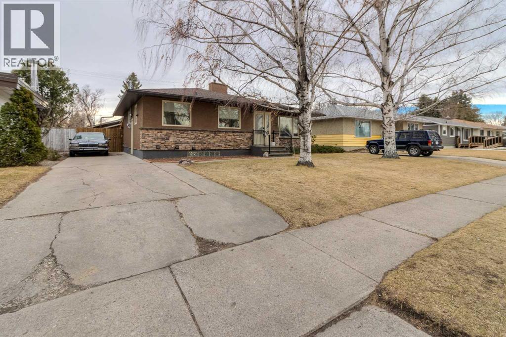 Single Family House Bungalow for Sale in   Avenue S Victoria Park Lethbridge 