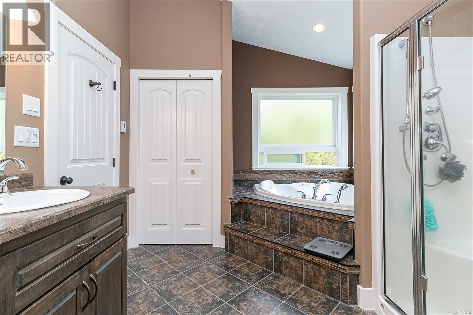 1655 WYATT'S WAY - 32