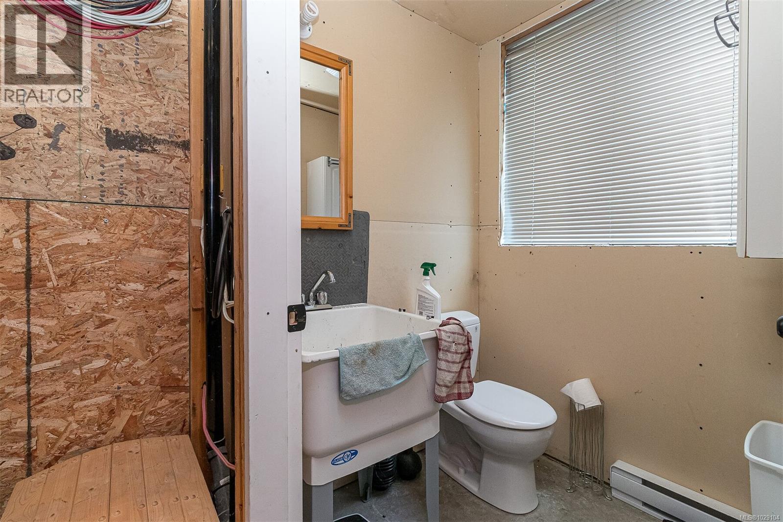 1655 WYATT'S WAY - 64