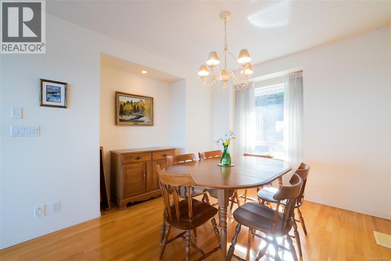 4954 FILLINGER CRES - 16