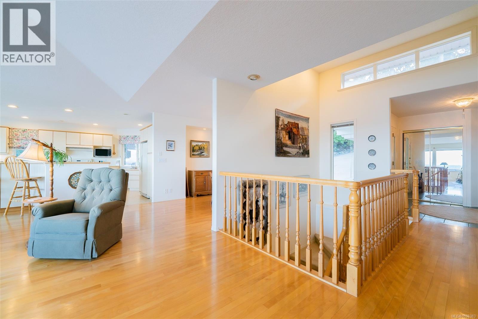 4954 FILLINGER CRES - 17