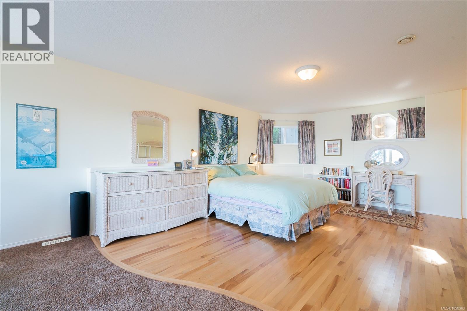 4954 FILLINGER CRES - 22