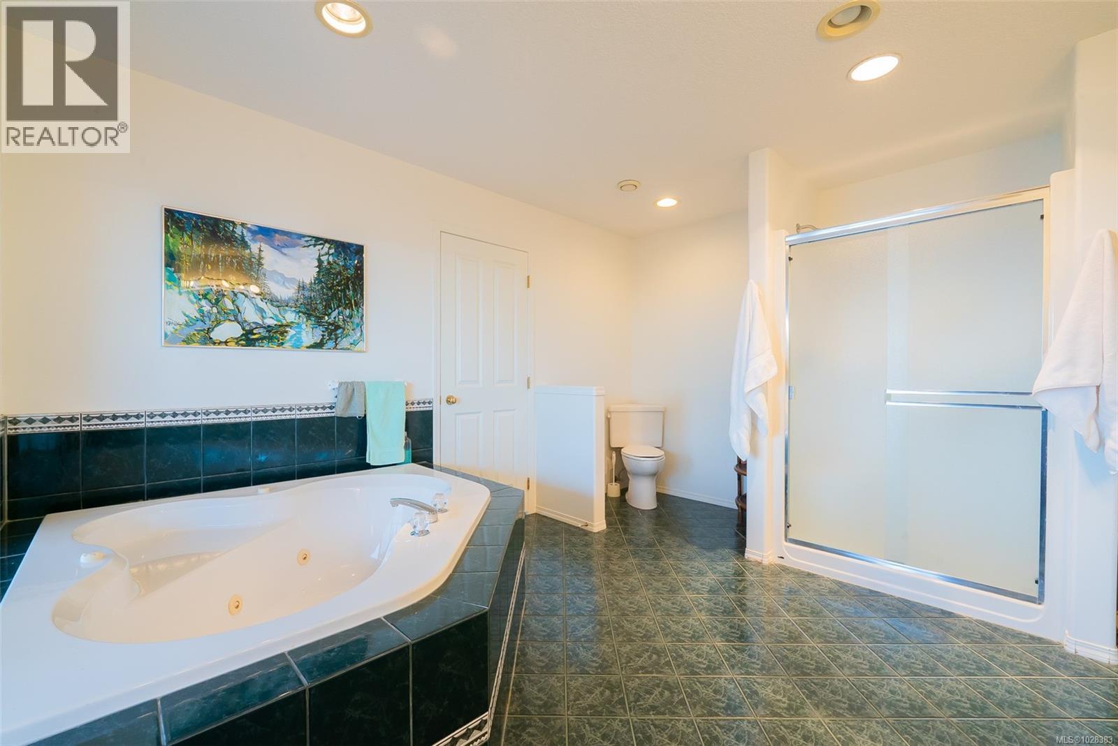 4954 FILLINGER CRES - 25