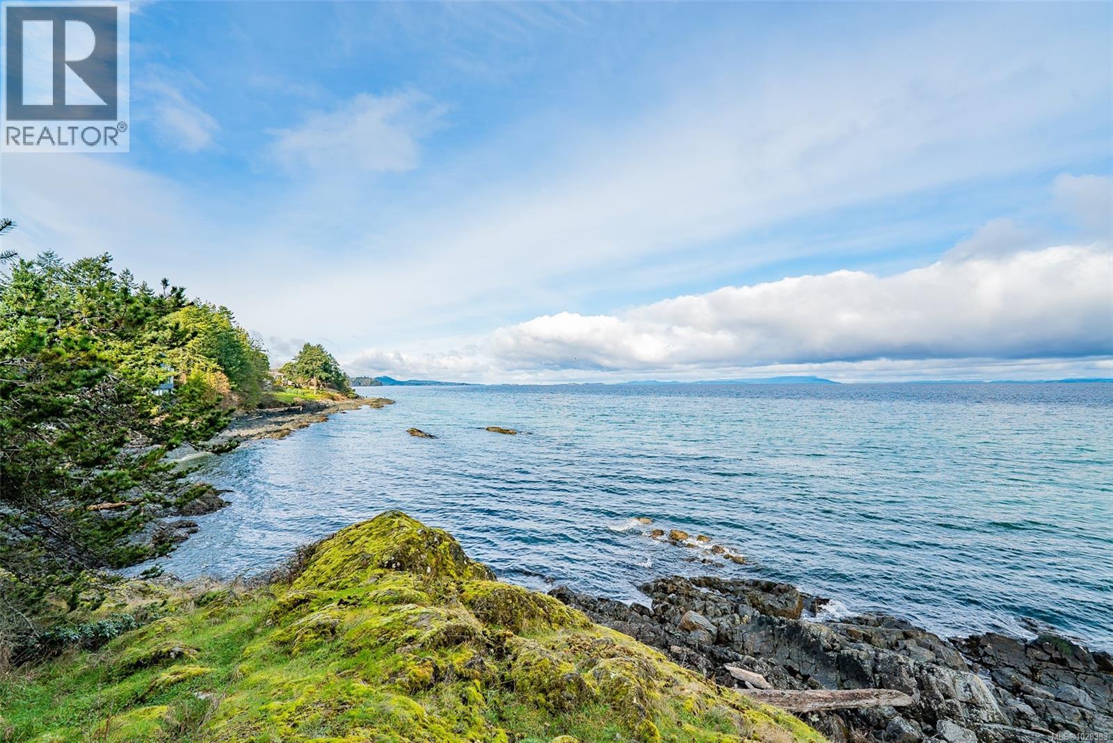 4954 FILLINGER CRES - Image 3