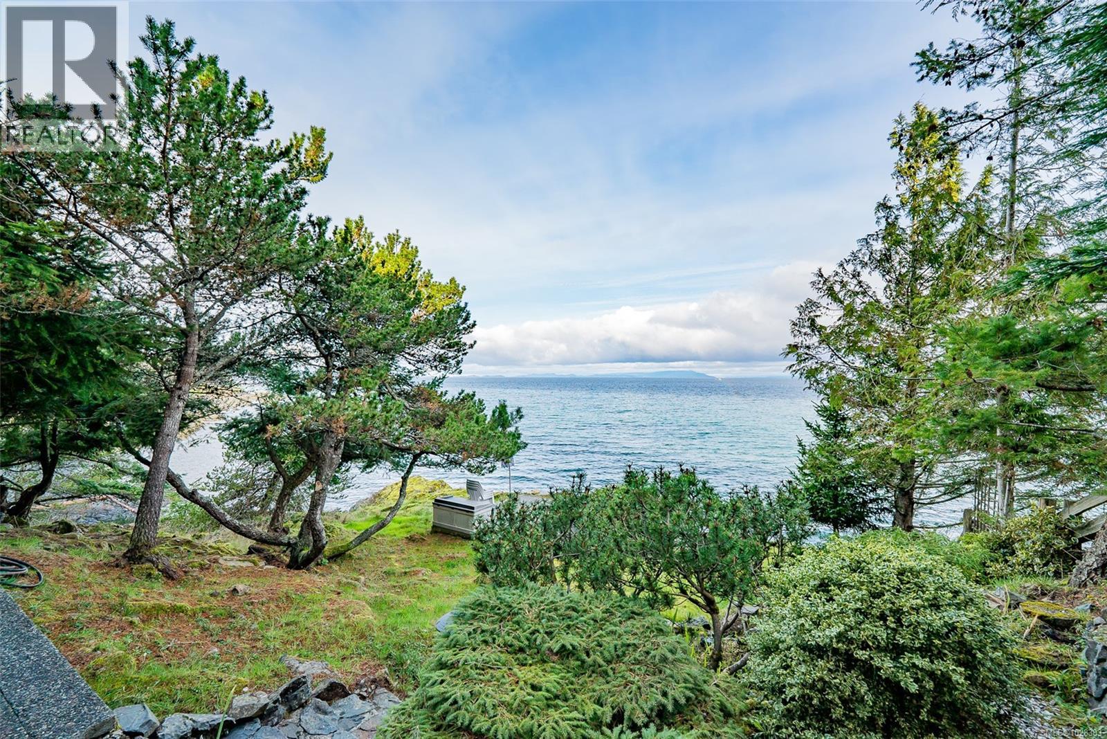 4954 FILLINGER CRES - 35