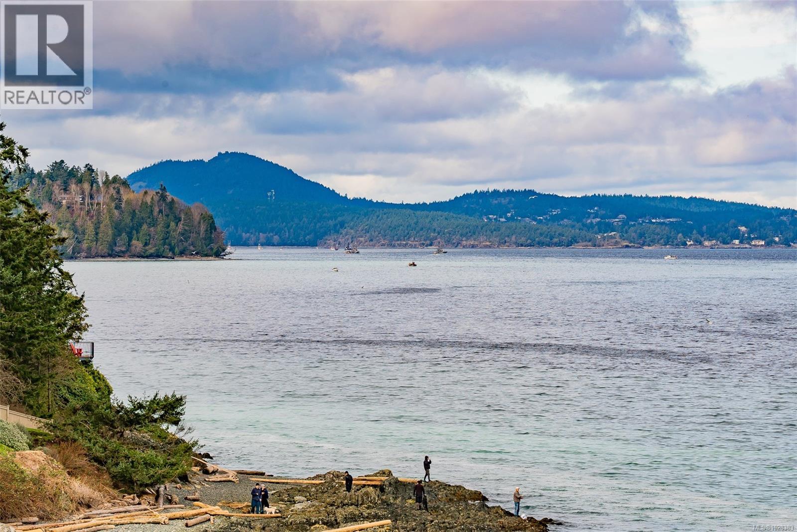 4954 FILLINGER CRES - 37