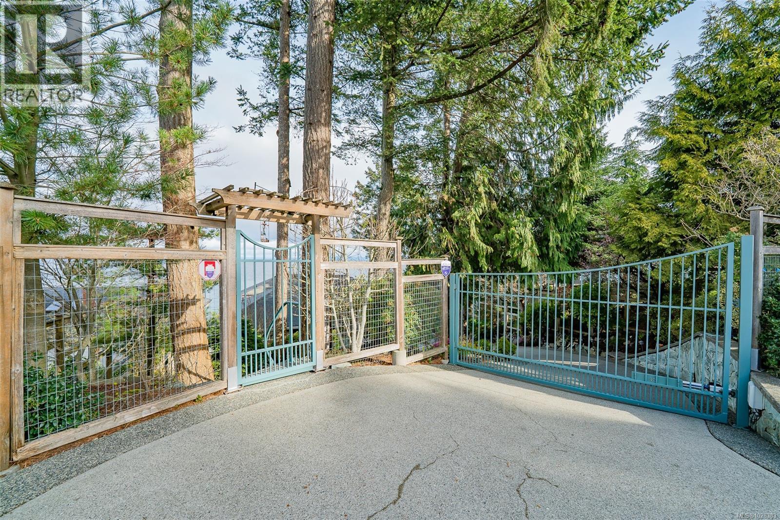 4954 FILLINGER CRES - 42