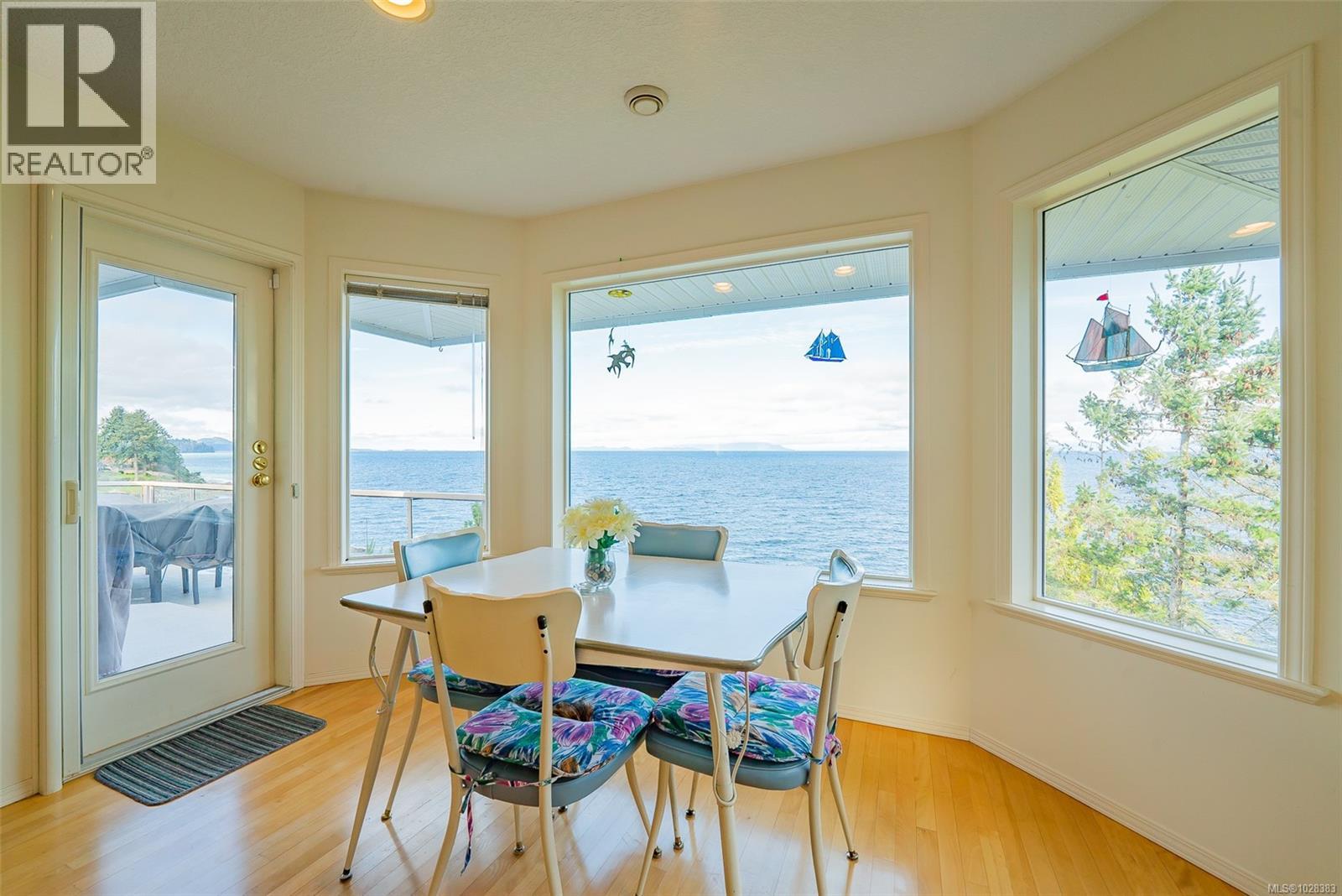 4954 FILLINGER CRES - 5