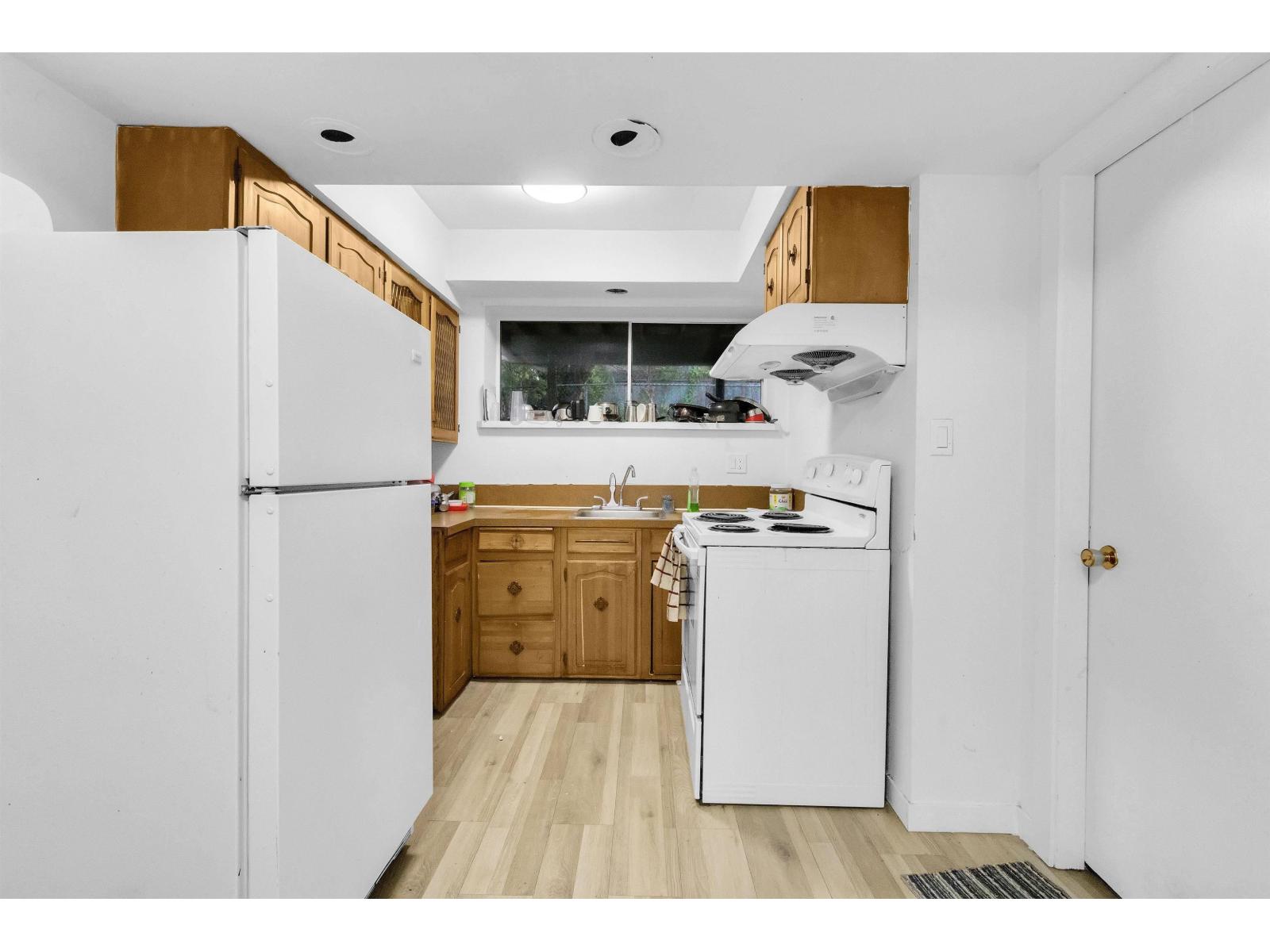 9892 130 Street - photo 2