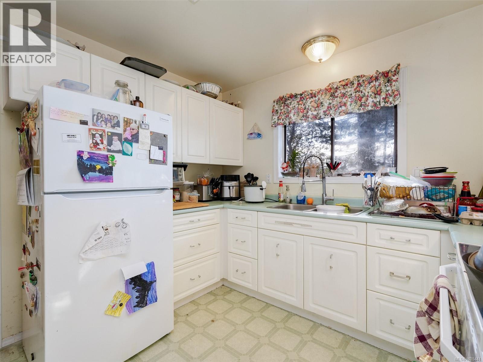 2042 GLENIDLE RD - 10