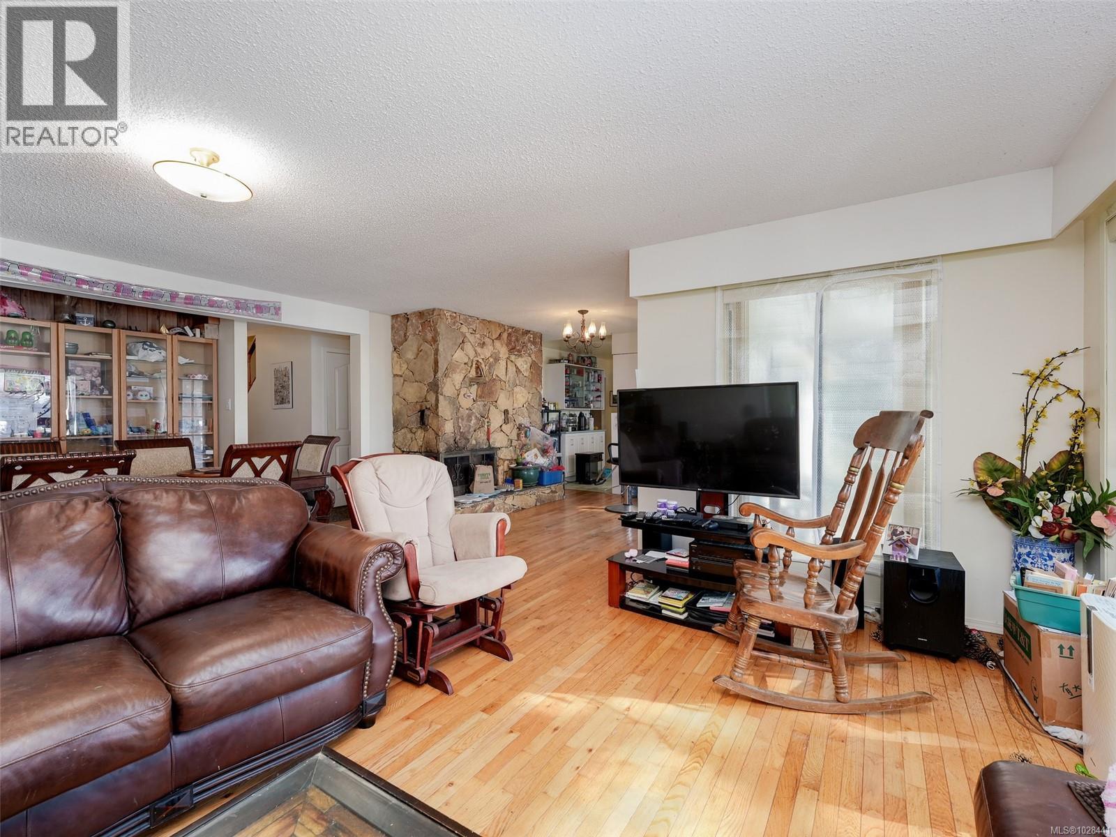 2042 GLENIDLE RD - 7