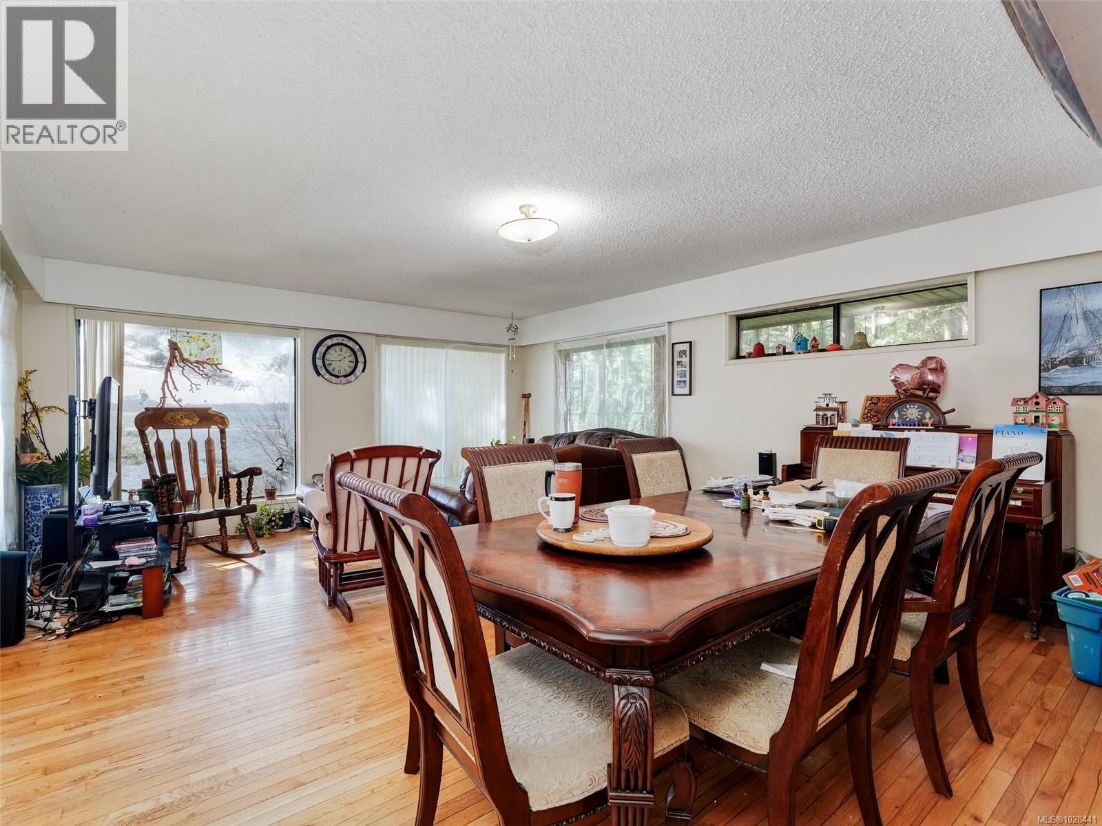 2042 GLENIDLE RD - 8