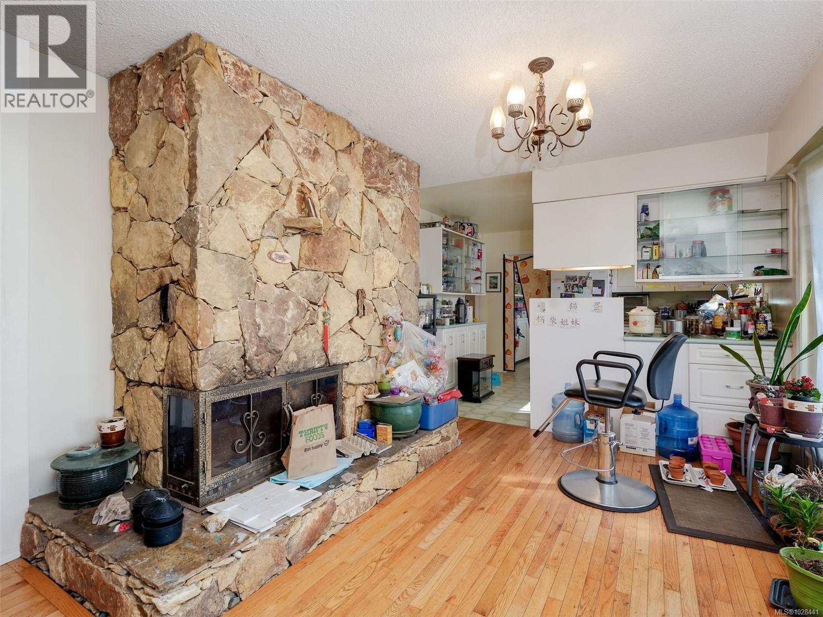 2042 GLENIDLE RD - 9