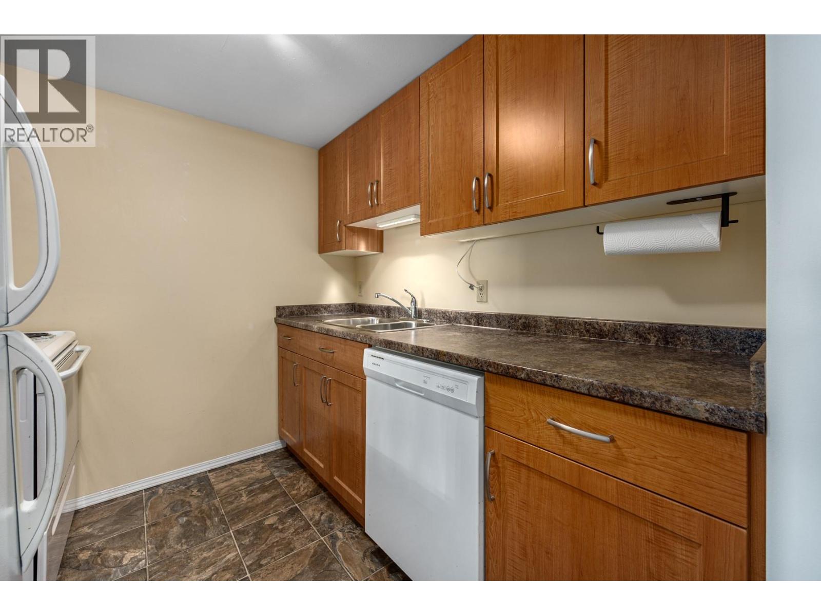 1750 Summit Drive Drive Unit# 80, Kamloops