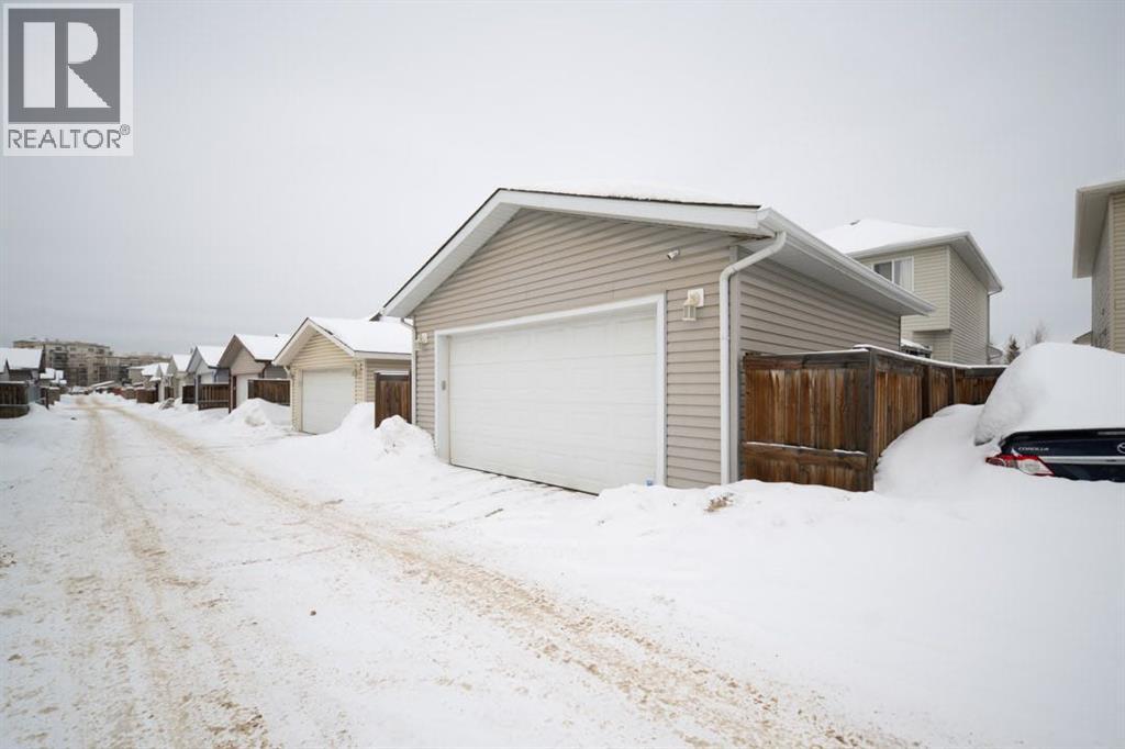 180 Grosbeak Way, Fort McMurray