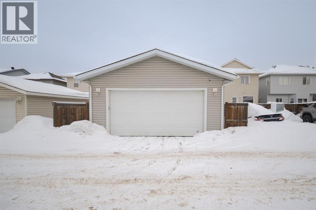 180 Grosbeak Way, Fort McMurray
