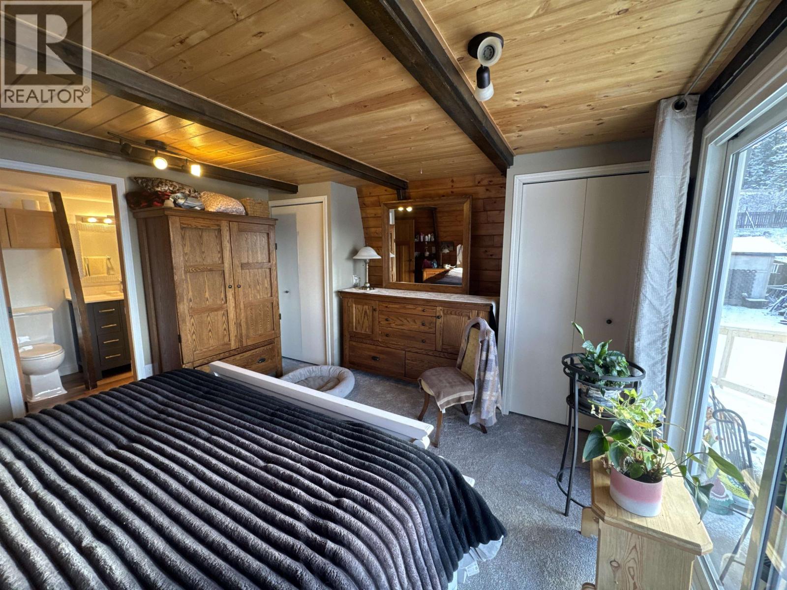 1330 N TWELFTH AVENUE - 6