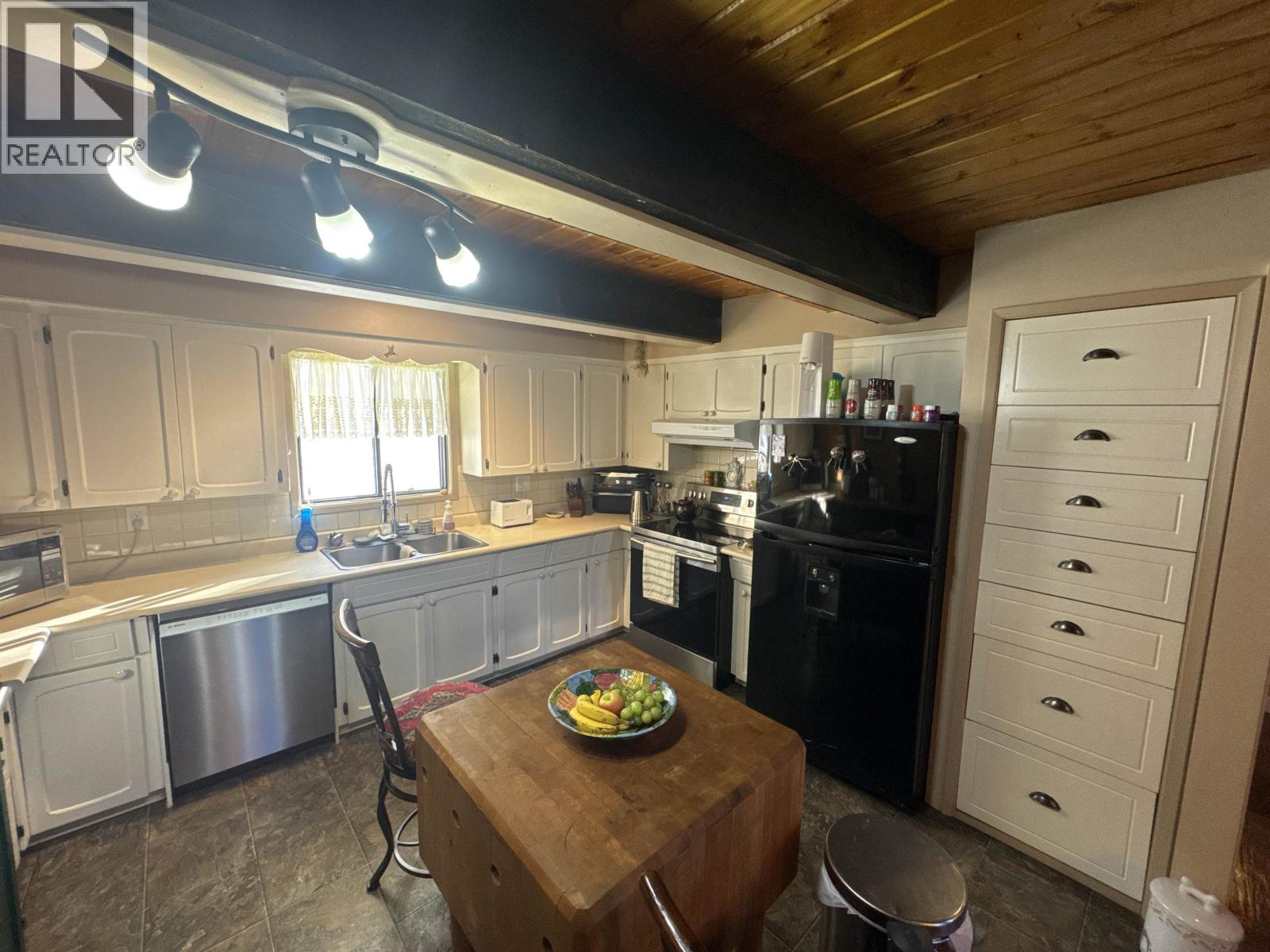 1330 N TWELFTH AVENUE - 24