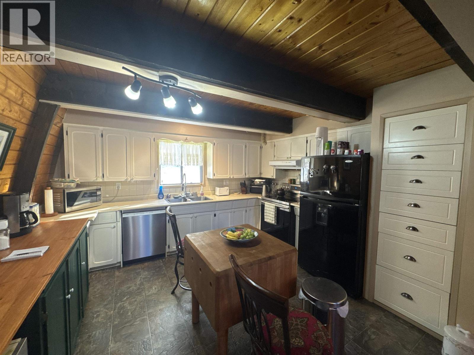 1330 N TWELFTH AVENUE - 23