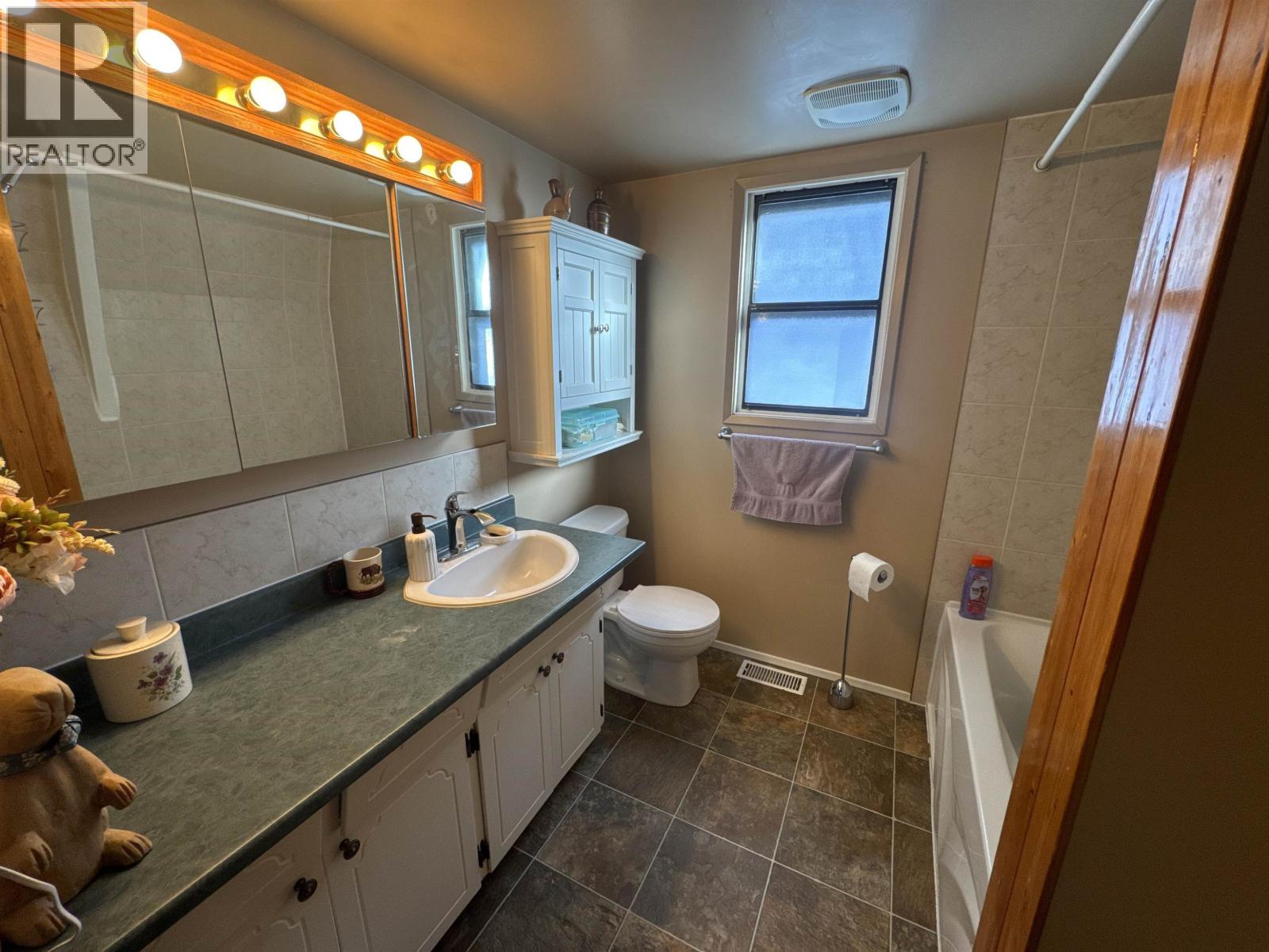 1330 N TWELFTH AVENUE - 11