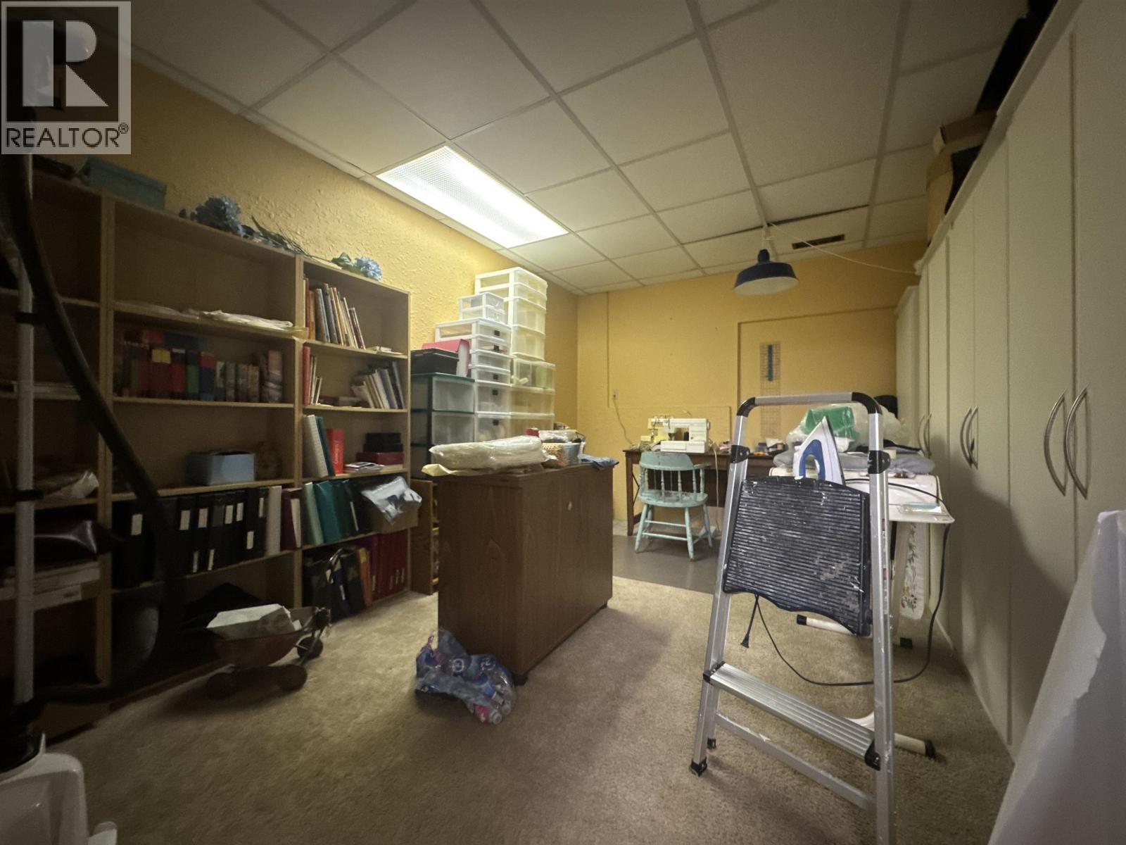 1330 N TWELFTH AVENUE - 32