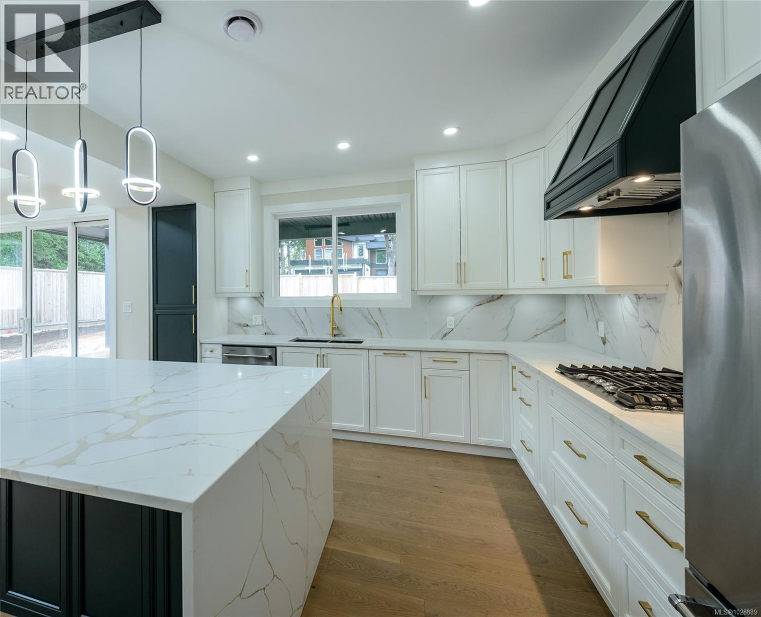 1246 REYNOLDS RD - 7