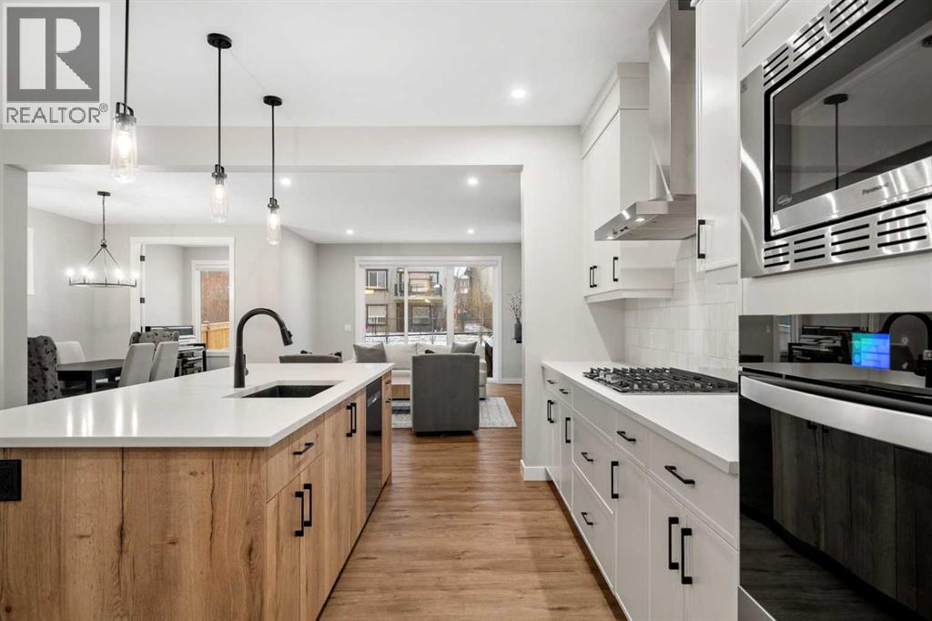 Single Family House for Sale in  Silver Spruce Grove SW Silverado Calgary 