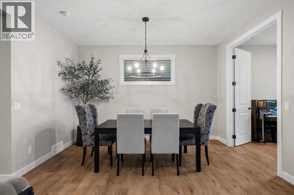 Single Family House for Sale in  Silver Spruce Grove SW Silverado Calgary 