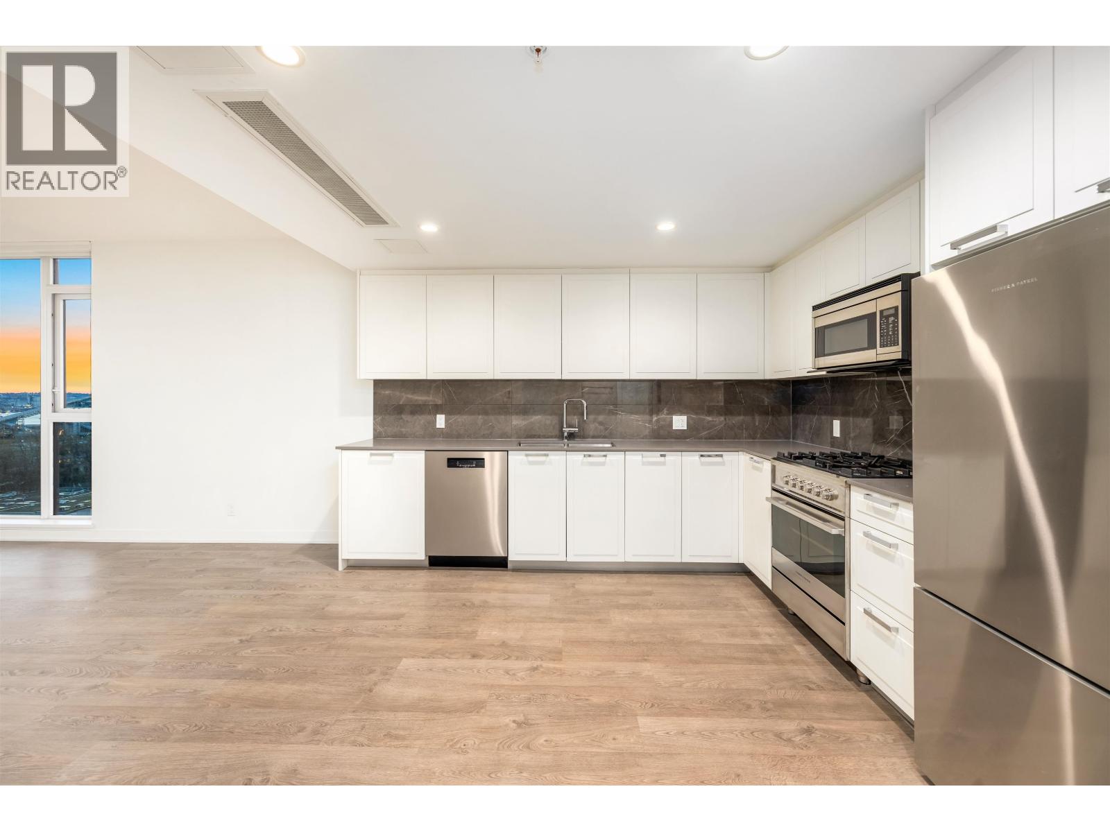 1705 1401 HUNTER STREET, North Vancouver