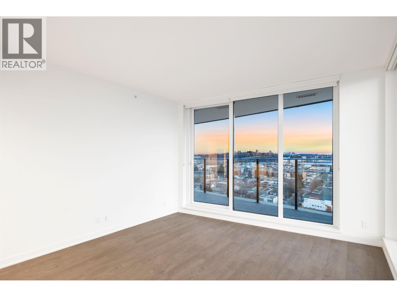 1705 1401 HUNTER STREET, North Vancouver