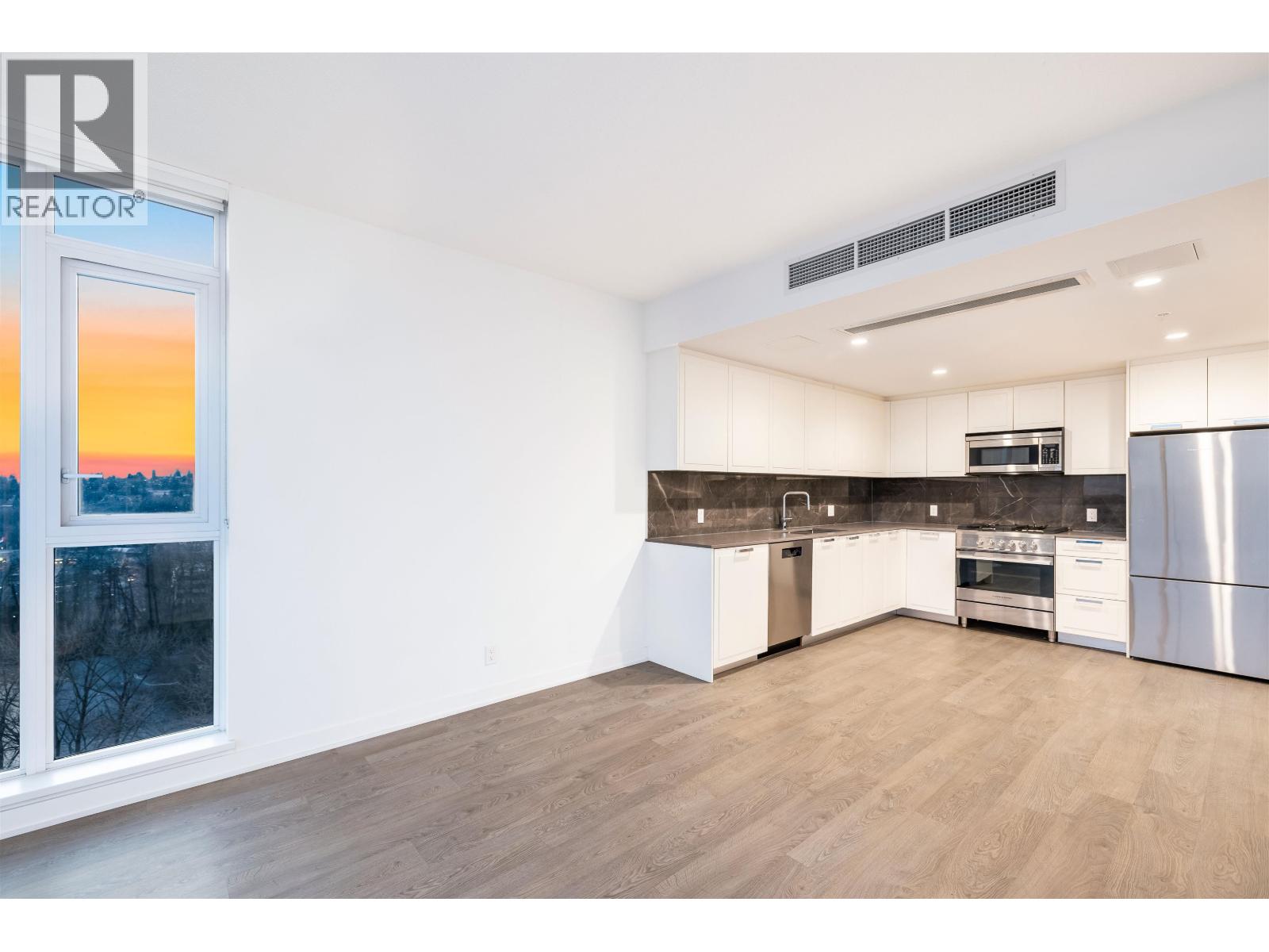 1705 1401 HUNTER STREET, North Vancouver