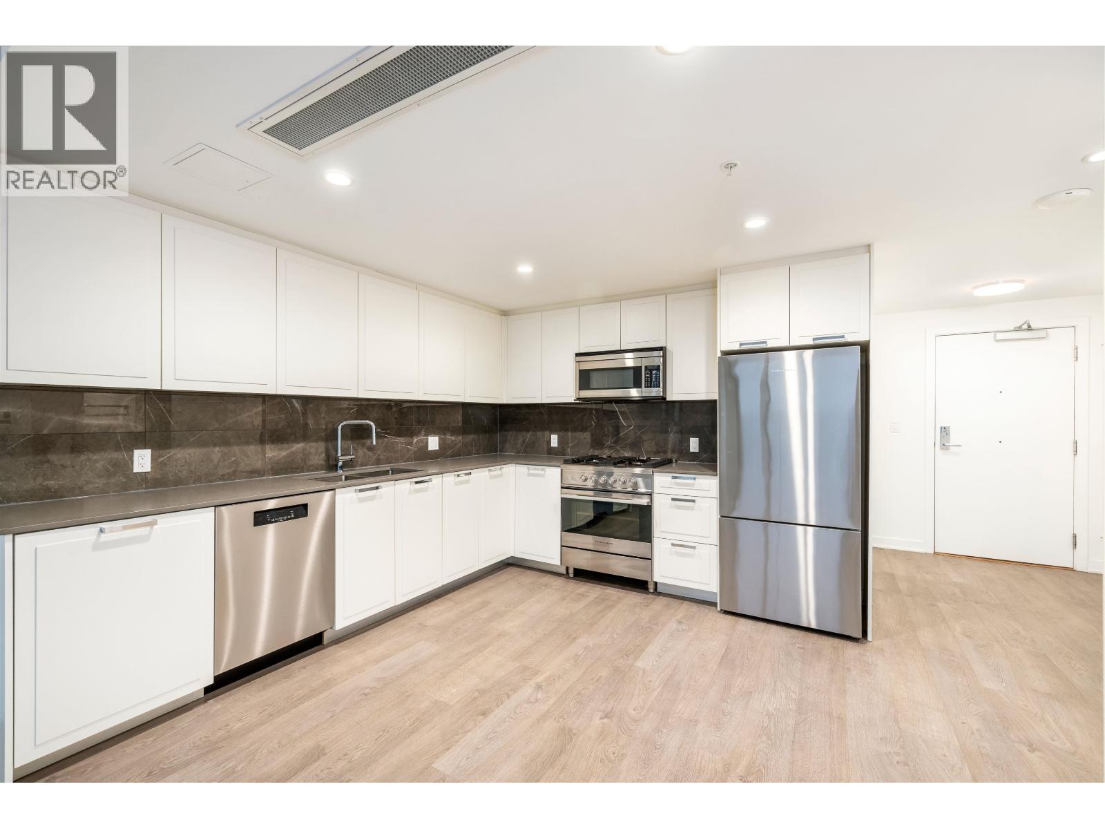 1705 1401 HUNTER STREET, North Vancouver