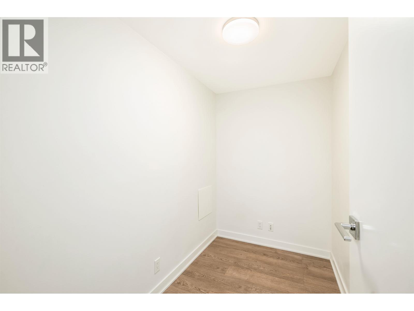 1705 1401 HUNTER STREET, North Vancouver