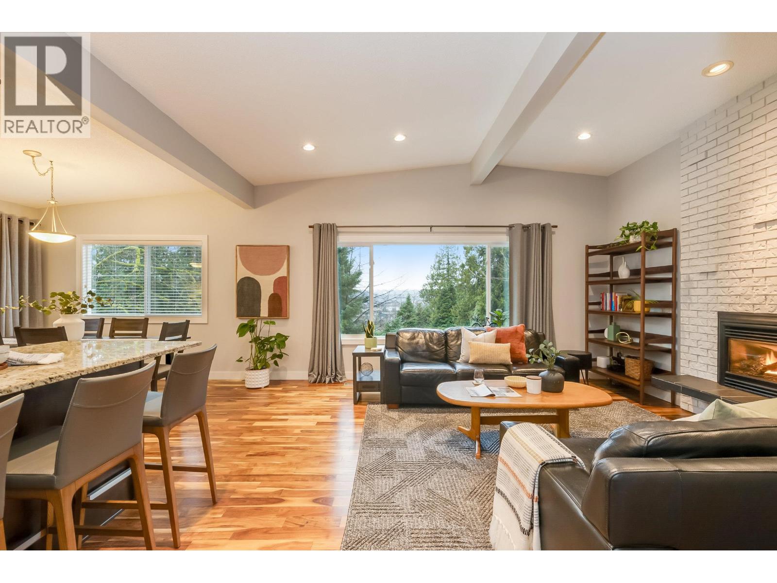 304 DARTMOOR Drive - photo 2