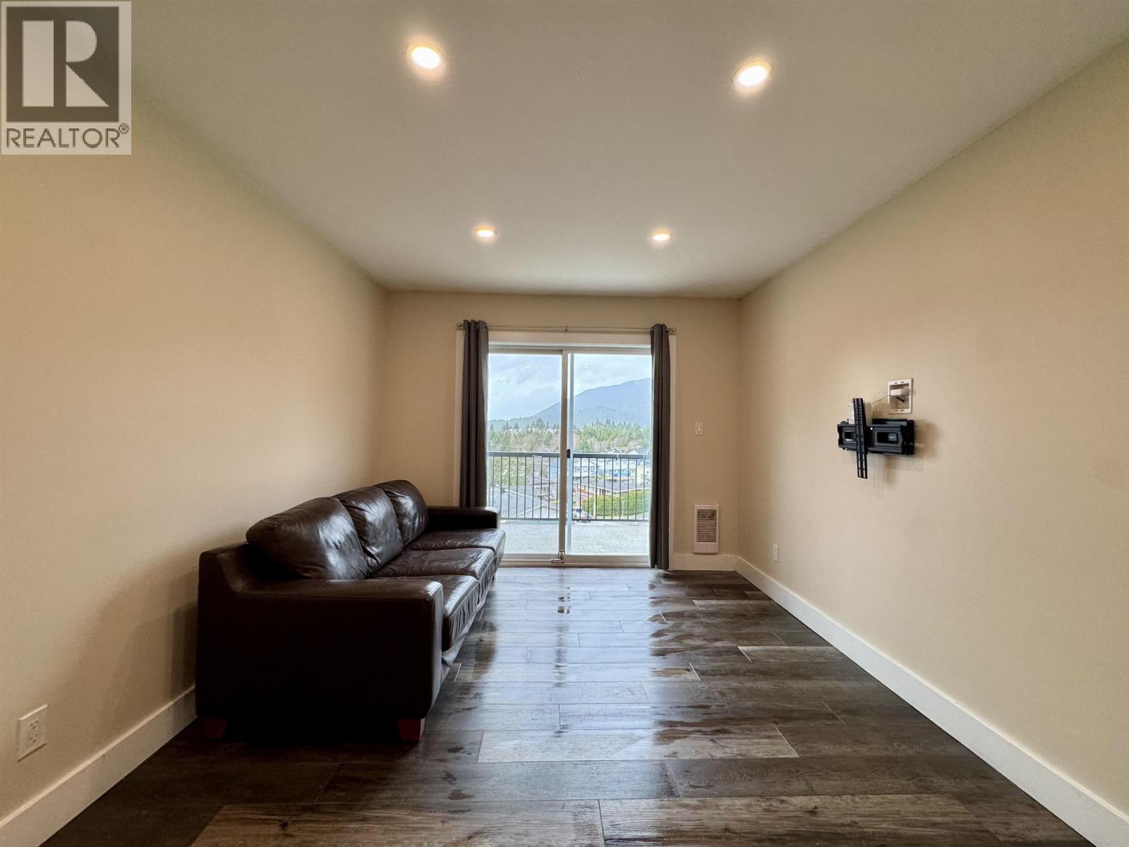 1351-1353 PRINCE RUPERT BOULEVARD - 10