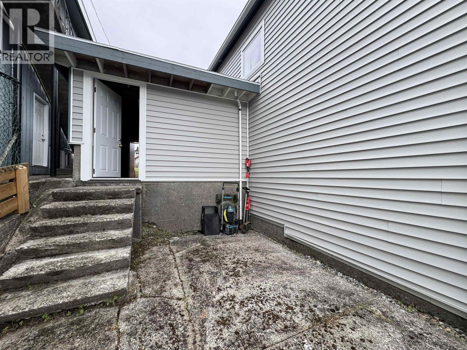 723 W 6TH AVENUE - 34