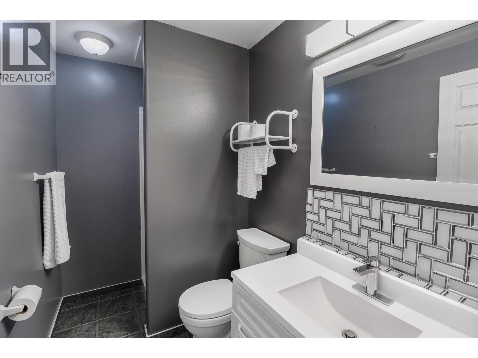 1715 15TH AVENUE S - 40