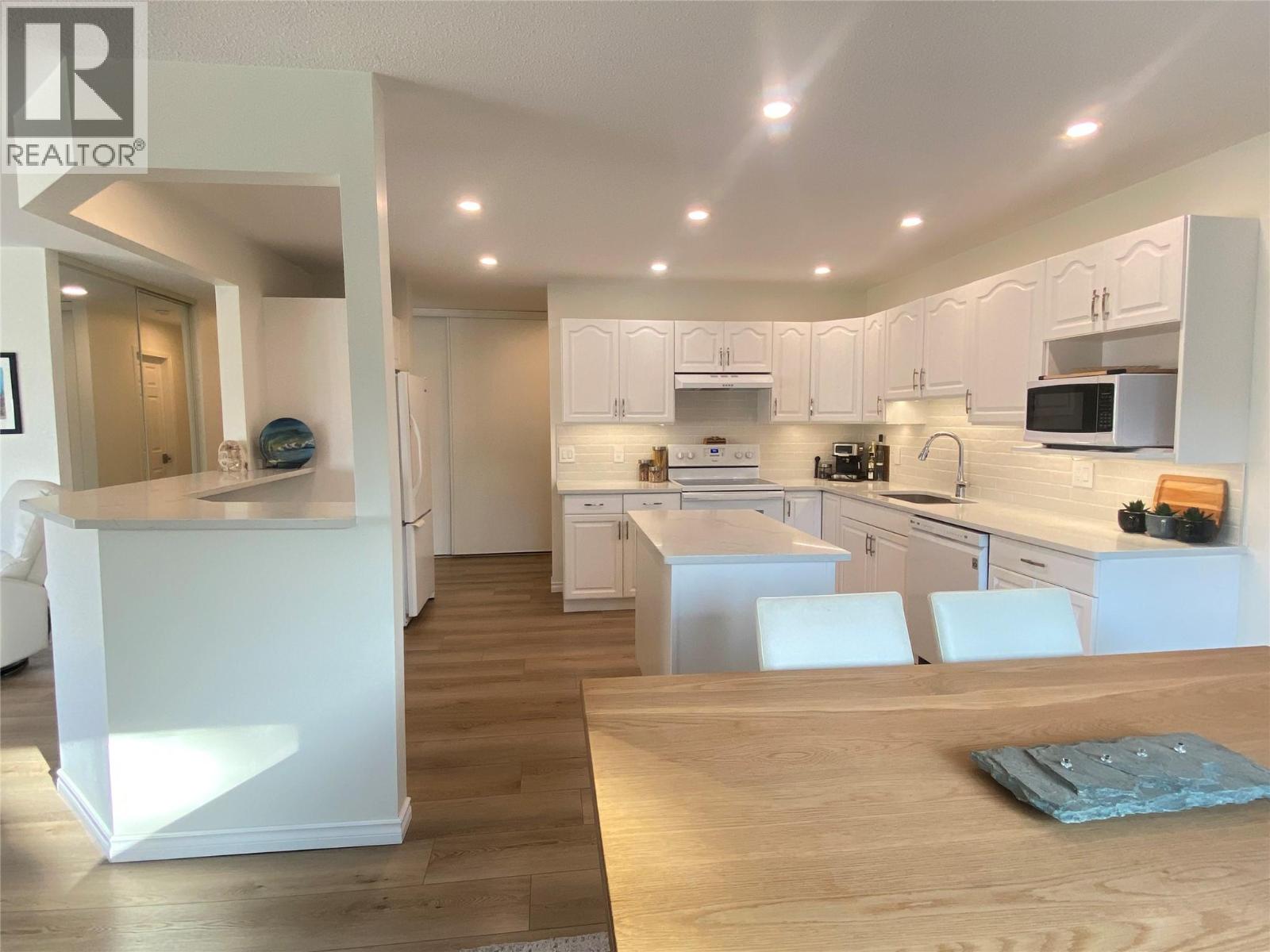 211 1249 Pacific Avenue, Kelowna