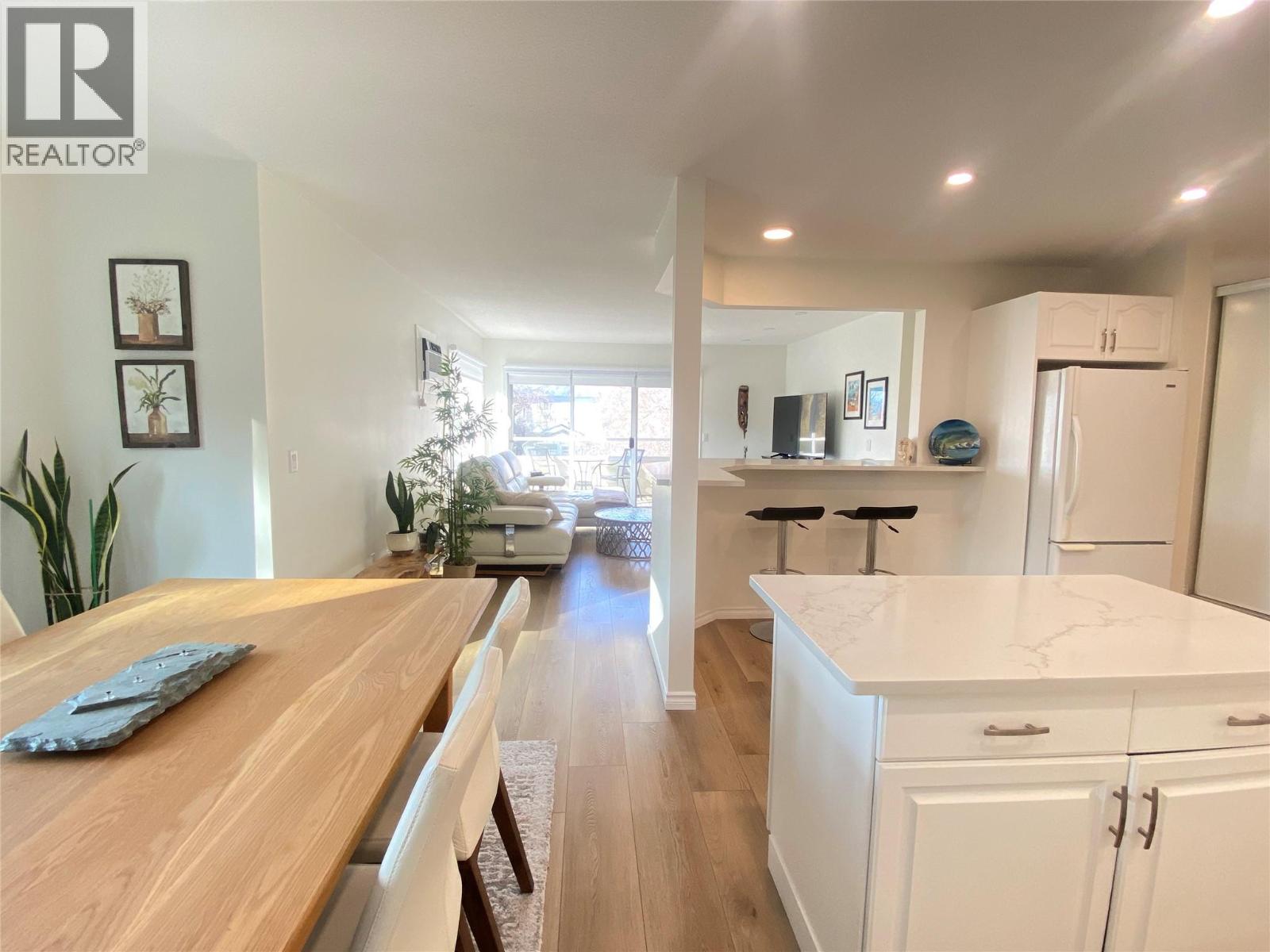 211 1249 Pacific Avenue, Kelowna