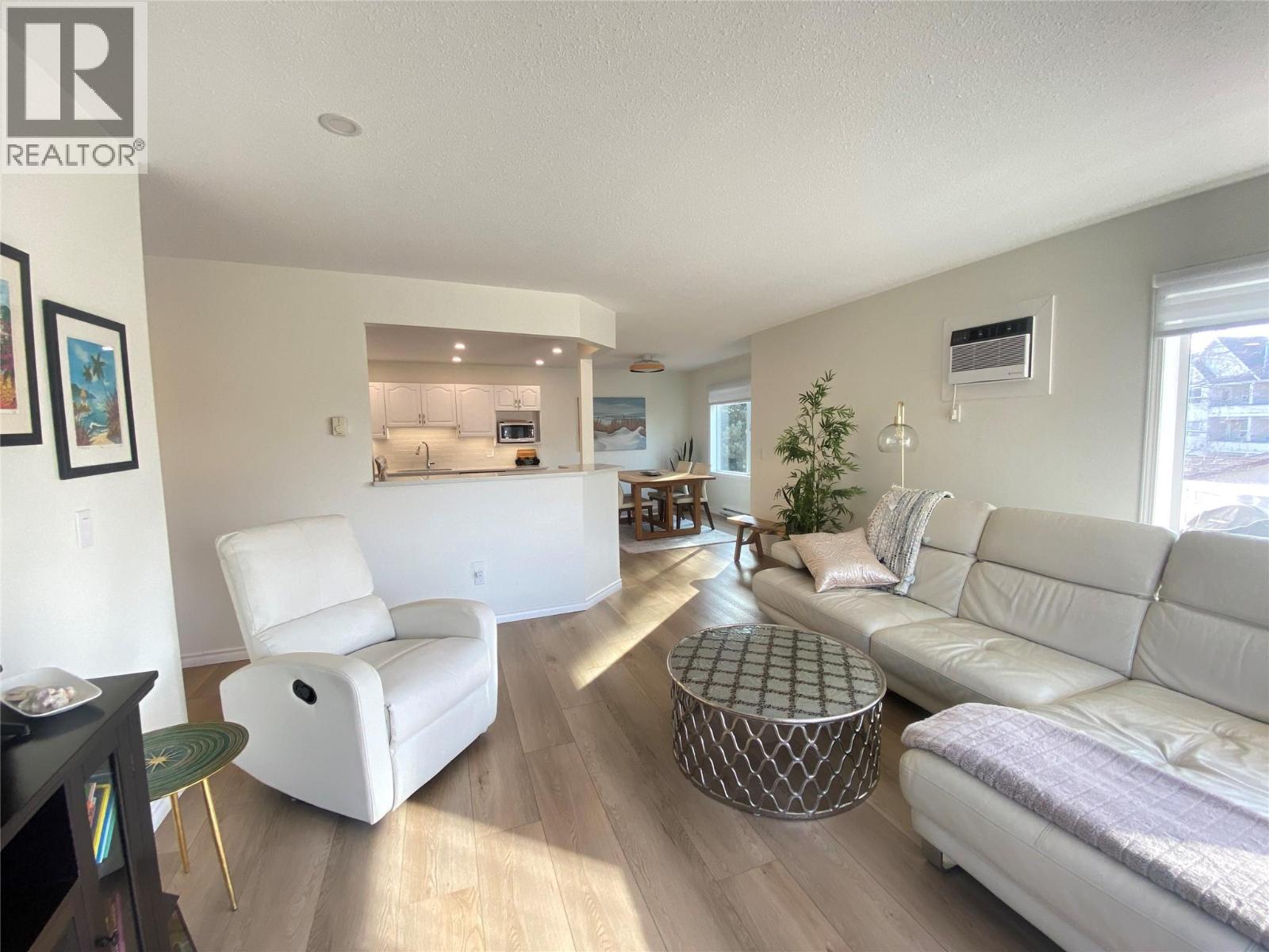 211 1249 Pacific Avenue, Kelowna