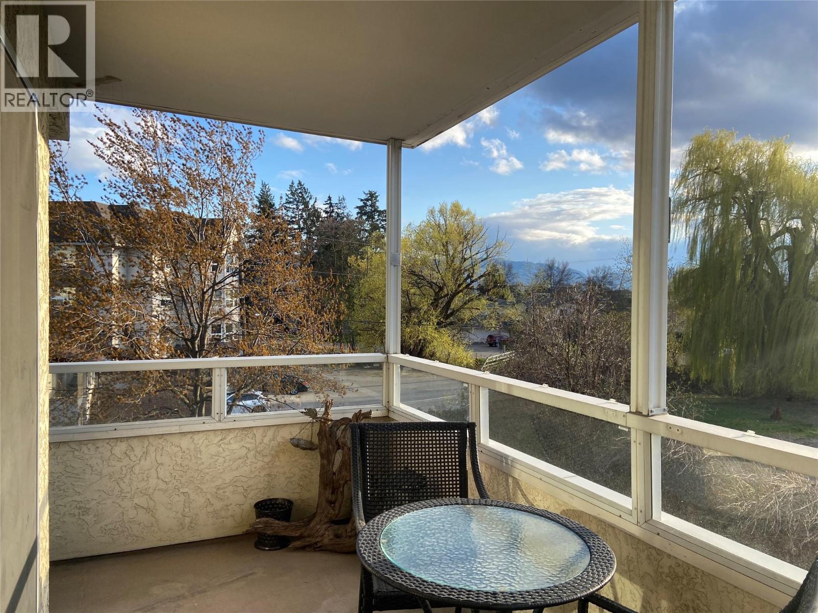 211 1249 Pacific Avenue, Kelowna