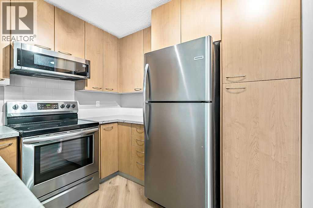 Single Family House for Sale in   Richard Place SW Lincoln Park Calgary 