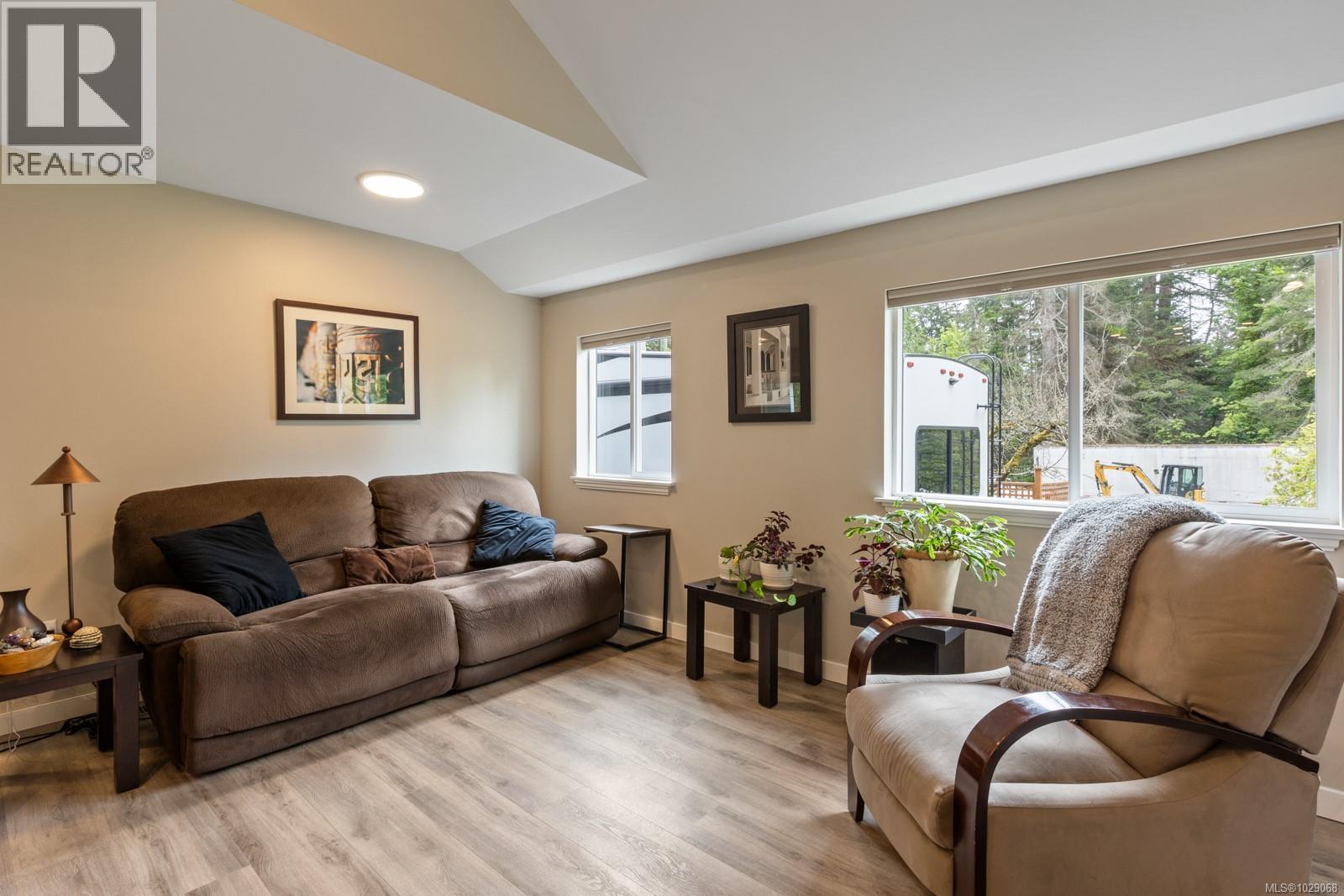 3671 THOMSON RD - 10